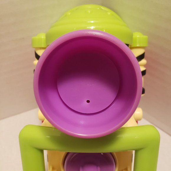 FISHER PRICE LITTLE PEOPLE SAFARI TRAIN ENGINE - PLAYS A MUSICAL TUNE - TESTED - Picture 10 of 16